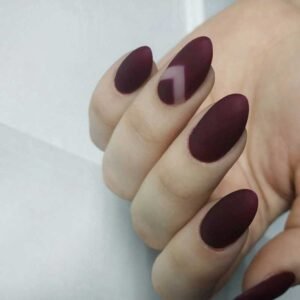 Бордовый матовый маникюр в Ташкенте Бордовый матовый маникюр в Ташкенте