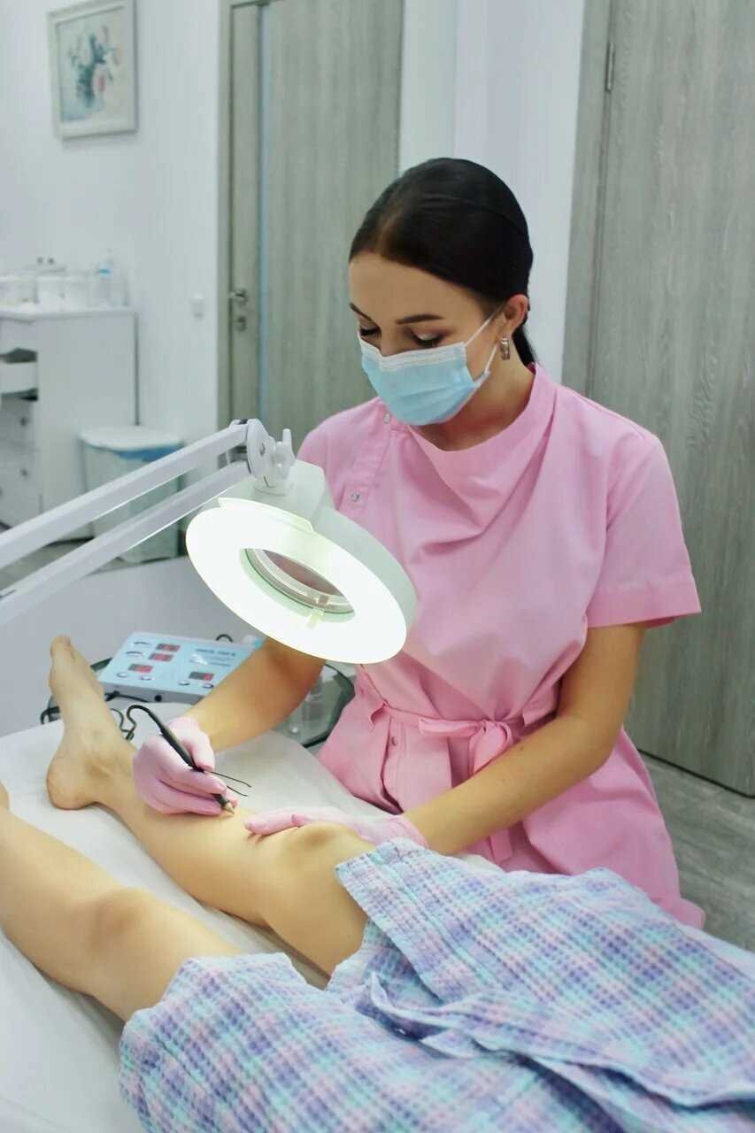 Как проходит процедура электроэпиляции в салоне?