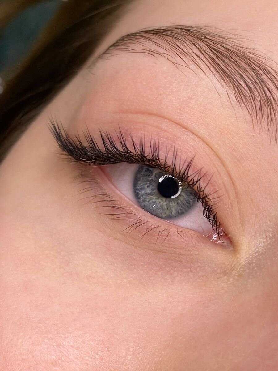 Уход за нарощенными ресницами: советы и рекомендации