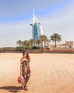 Куда поехать без попутчика женщине в ОАЭ Куда поехать без попутчика женщине в ОАЭ