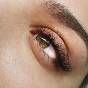 Наращивание коричневых ресниц в Ташкенте