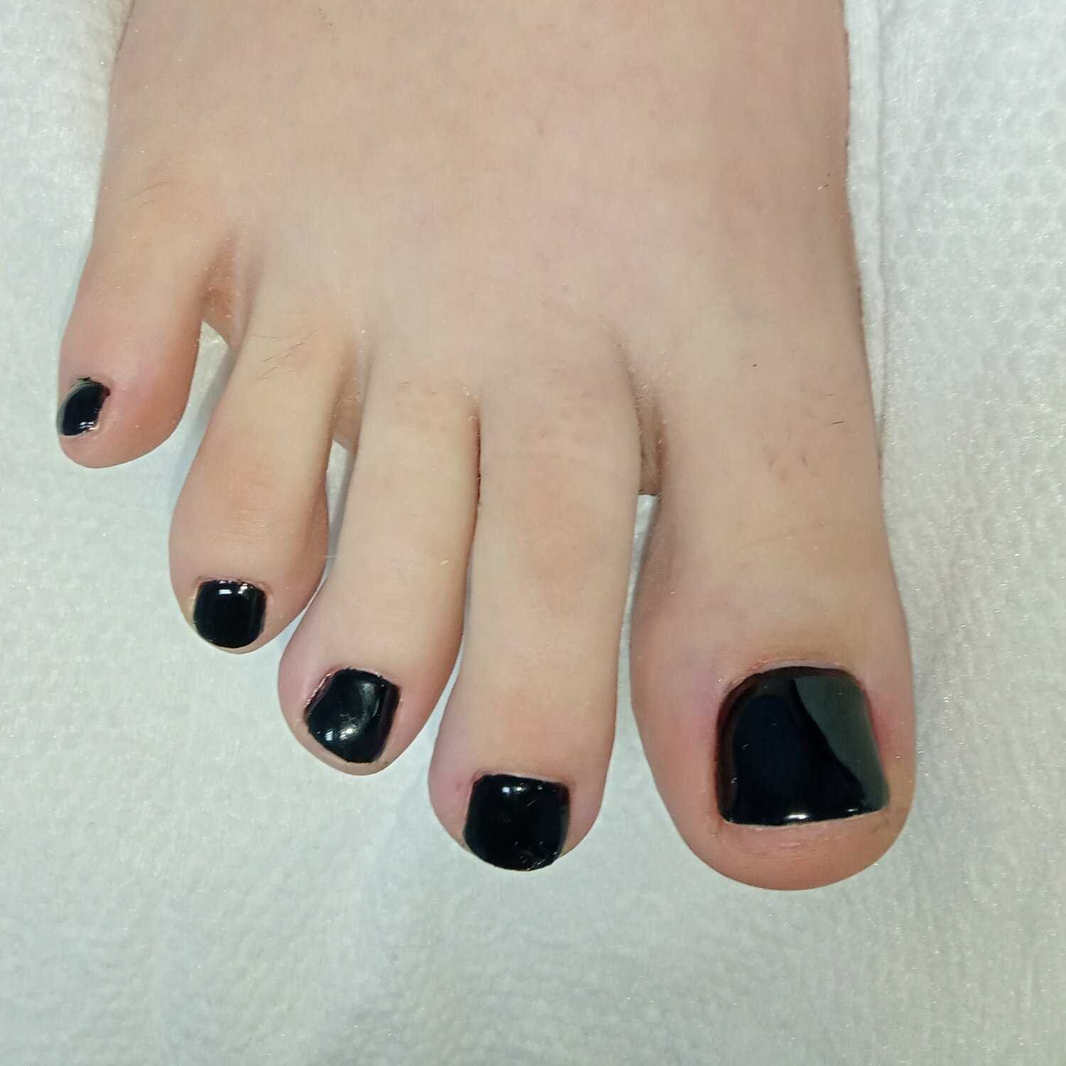 Отзывы клиентов о черном педикюре в Ташкенте