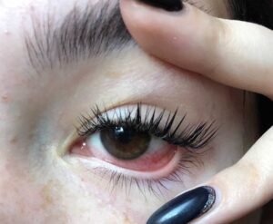 Плакала после наращивания ресниц в Ташкенте