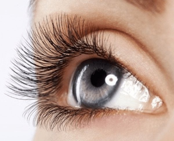 От чего зависит цена на наращивание ресниц?