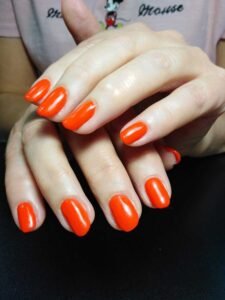 Терракотовый маникюр в Ташкенте