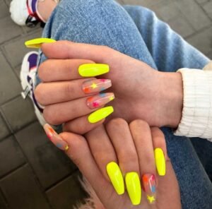 Яркий маникюр на длинные ногти в Ташкенте